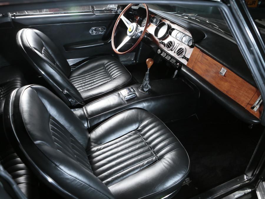  Ferrari 330 GT 2+2 (Series I) 1964 года  (фото 19 из 44)